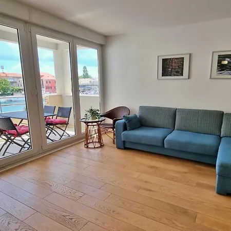 Mitra Zonata Blue Omis