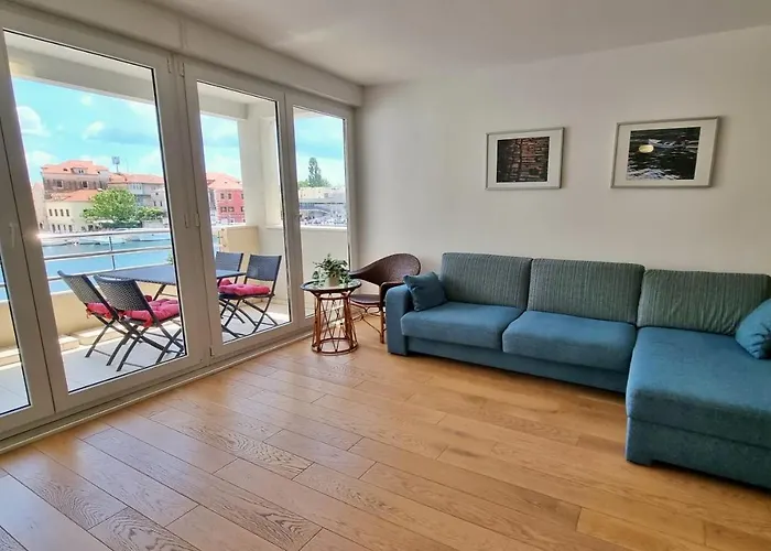 Mitra Zonata Blue Omiš