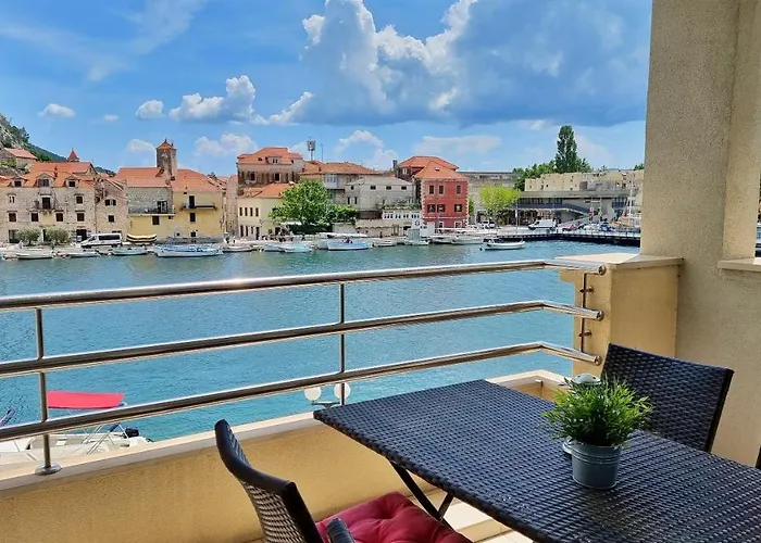 Mitra Zonata Blue * Omiš