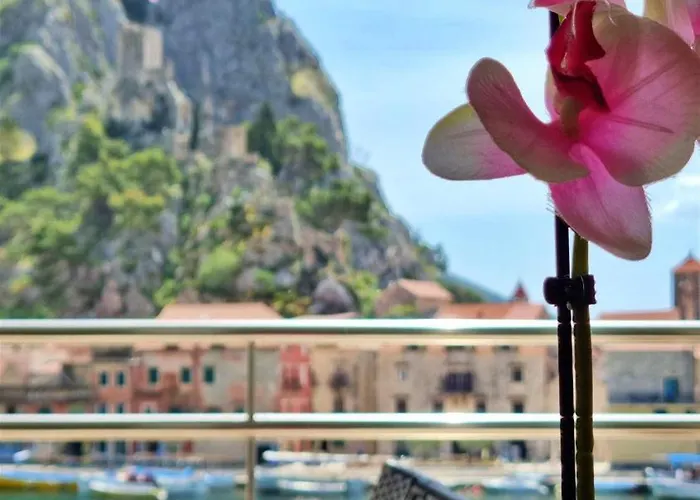 Mitra Zonata Blue * Omiš