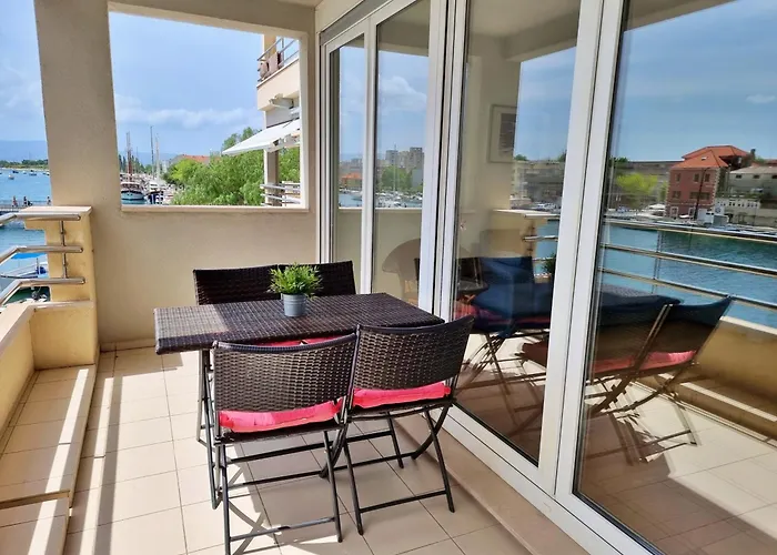 Mitra Zonata Blue * Omiš