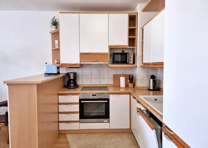 Mitra Zonata Blue Omiš